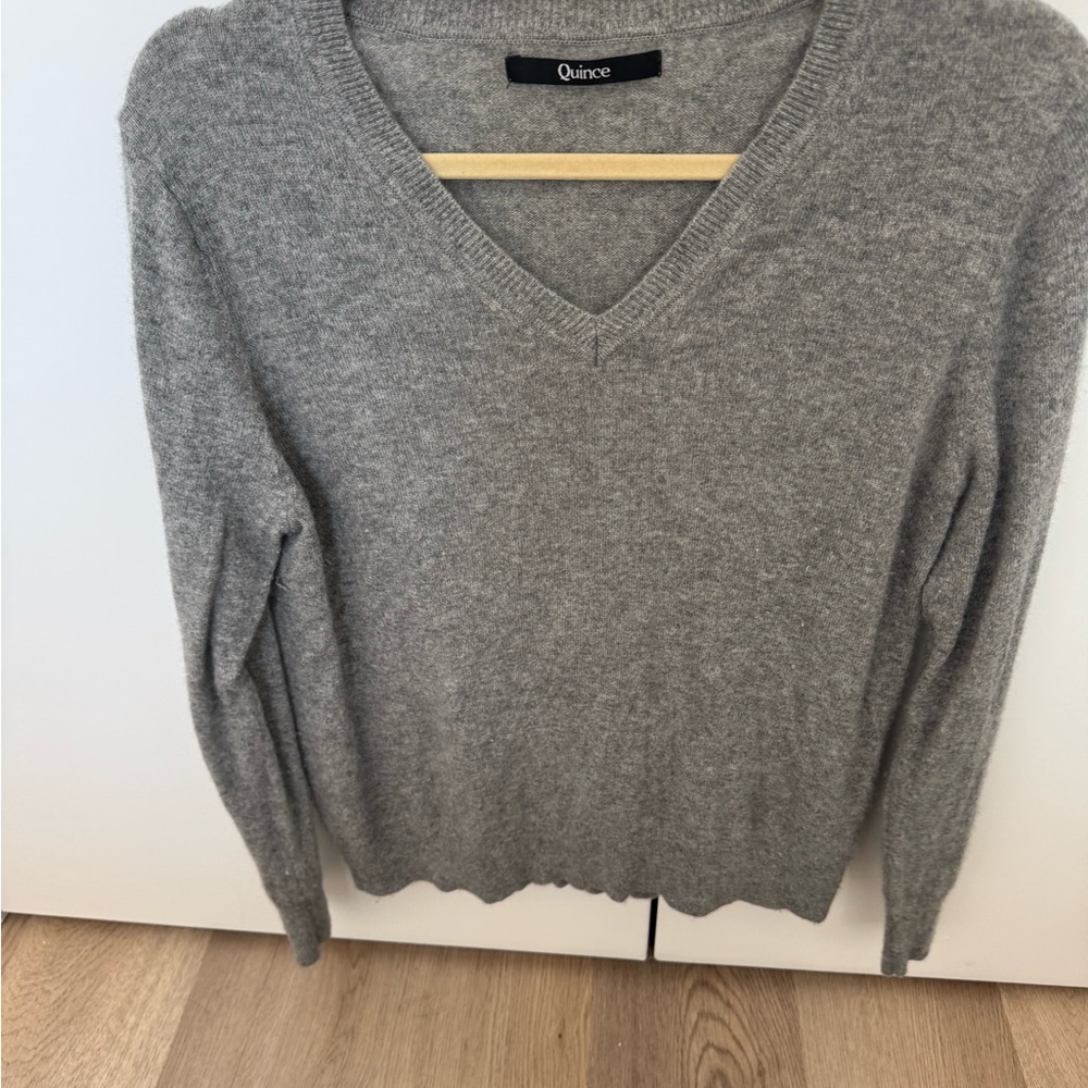 Quince Gray V-Neck Sweater Lightweight Knit